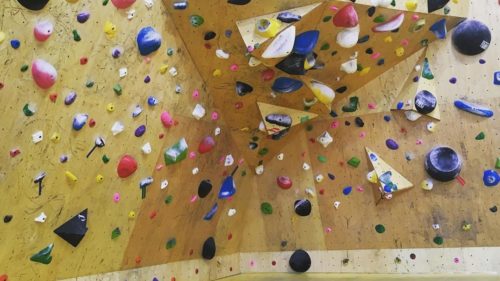 香川県のクライミング施設「ボルダリングジム OWL（アウル）」